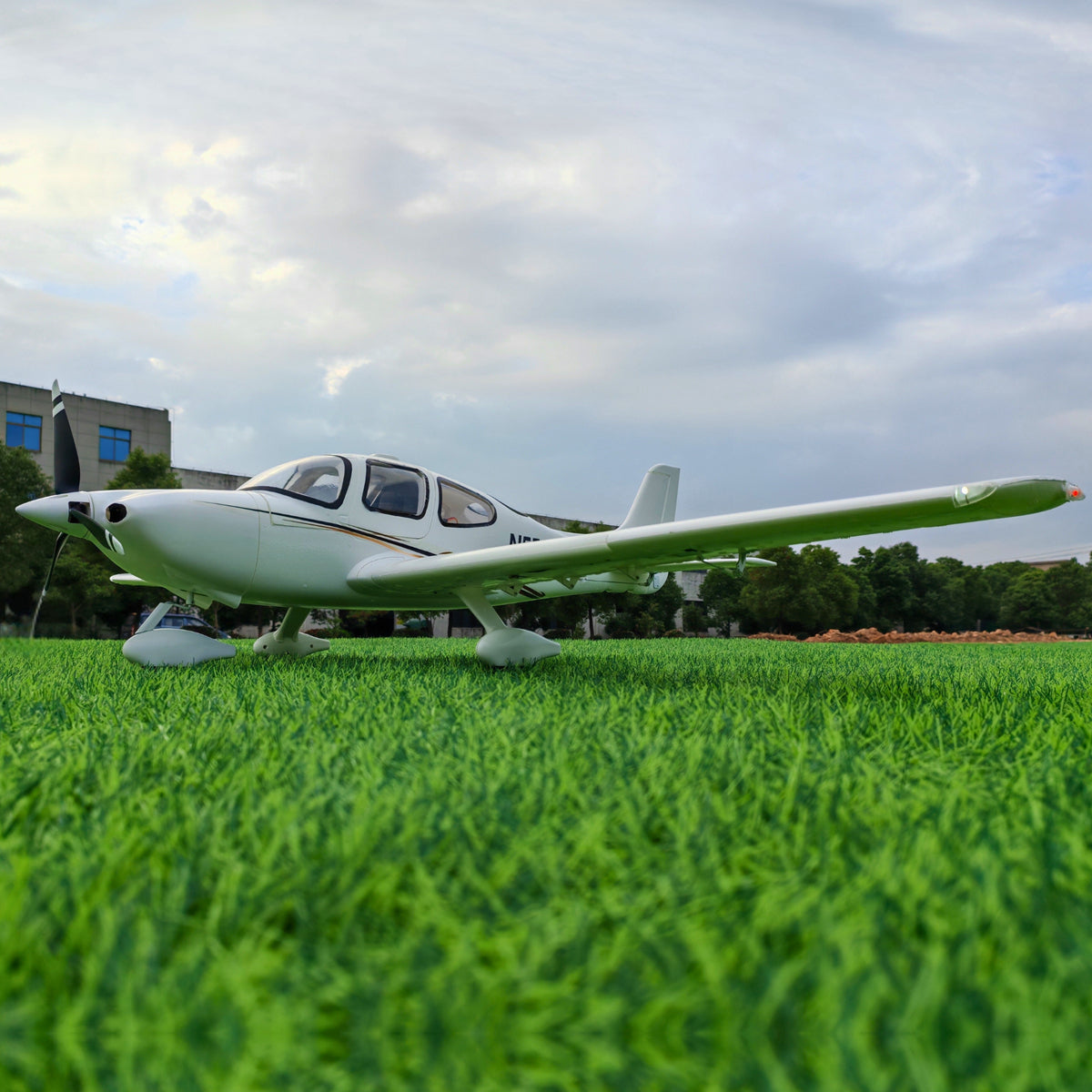 Amélioré! Dynam Cirrus SR22 V3 Trainer 3S/4S White Avion RC Scale 1,4 m Envergure