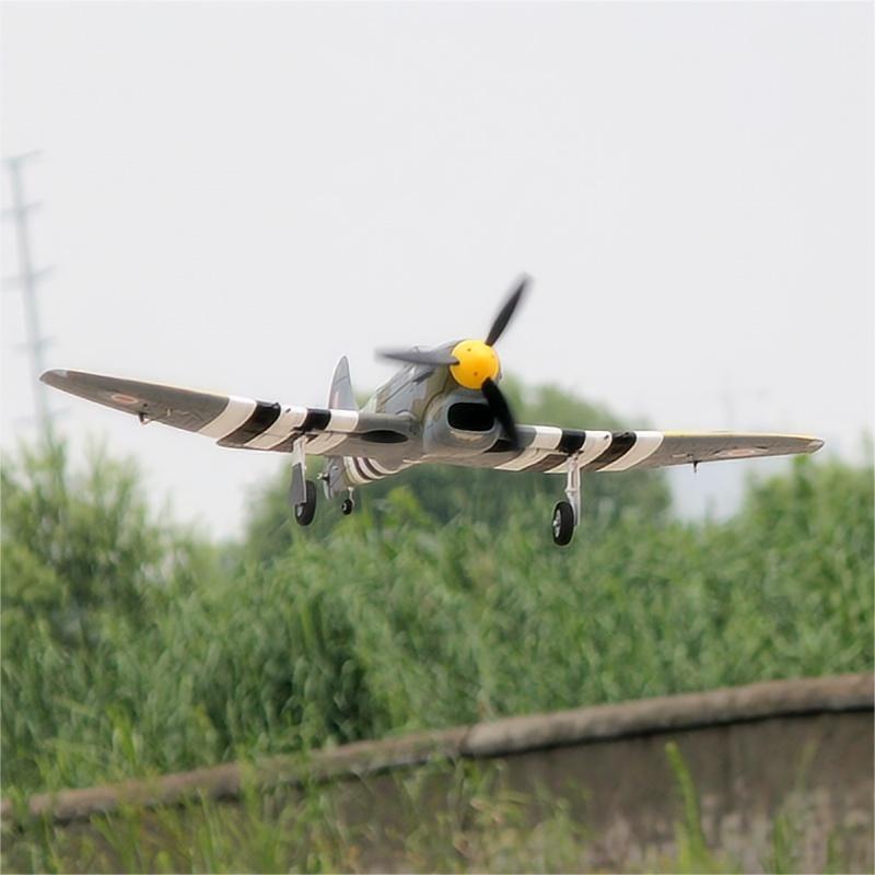 Dynam Hawker Tempest V2 4S RC Warbird 1,25 m Envergadura