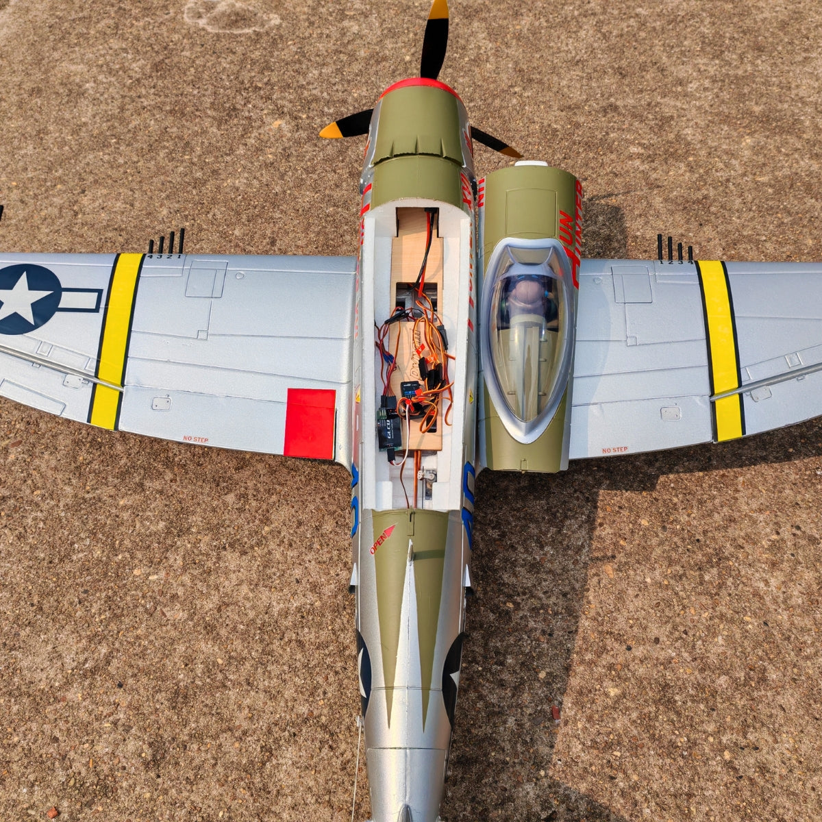 Dynam P 47D Thunderbolt V2 4S RC Radio Control Warbird Airplane 1220mm w Flaps PNP BNF RTF DY8956