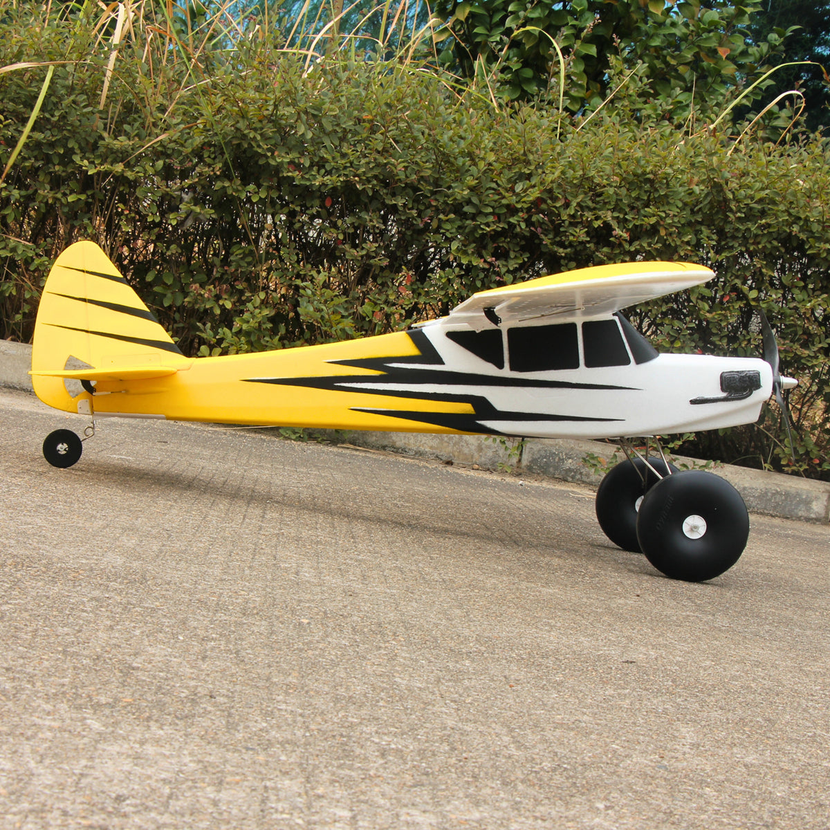 Dynam-Primo-Remote-Controlled-Beginner-Trainer-Yellow-STOL-Bigfoot-4S-1.5m-Flaps-DY8971YL-RTF_8