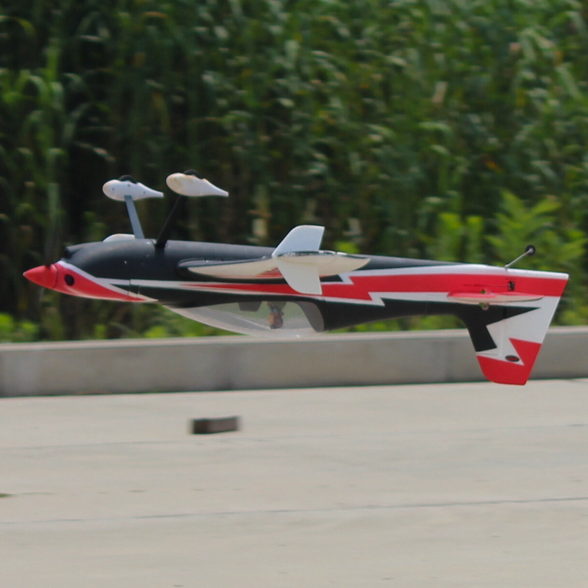 Dynam-Sbach-342-4S-Remote-Controlled-Aerobatic-3D-Sport-Plane-1.25m-Wingspan-RTF-DY8945_17