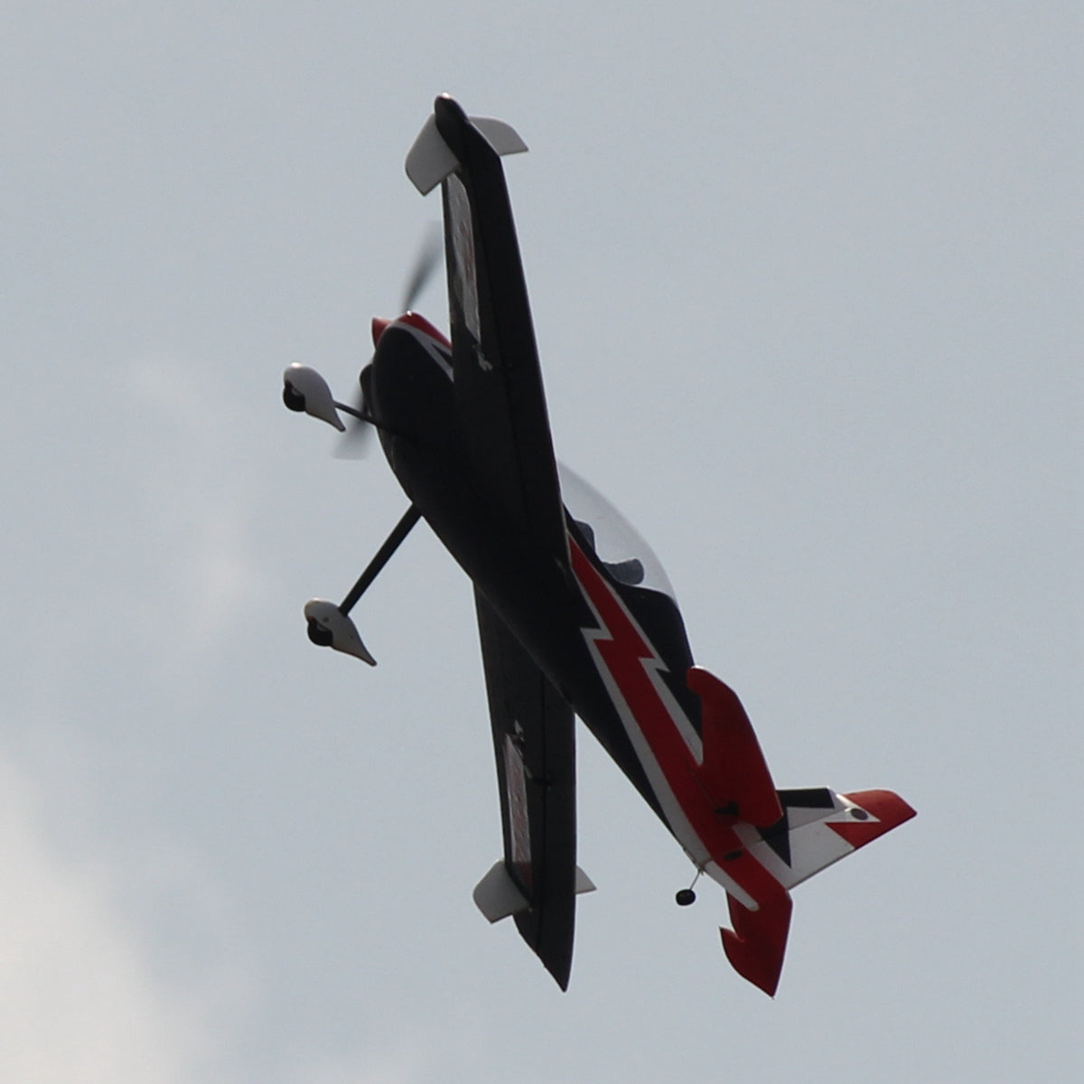 Dynam-Sbach-342-4S-Remote-Controlled-Aerobatic-3D-Sport-Plane-1.25m-Wingspan-RTF-DY8945_25