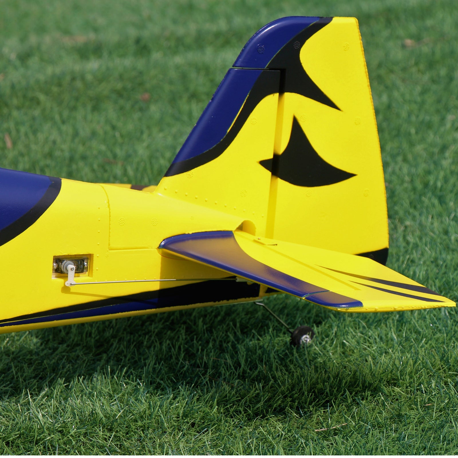 Dynam-Sukhoi-SU-26M-V2-Red-4S-RC-Remote-Control-3D-Foam-Aerobatic-Plane-1200mm-Wingspan-PNP-BNF-RTF-DY8948BL_18