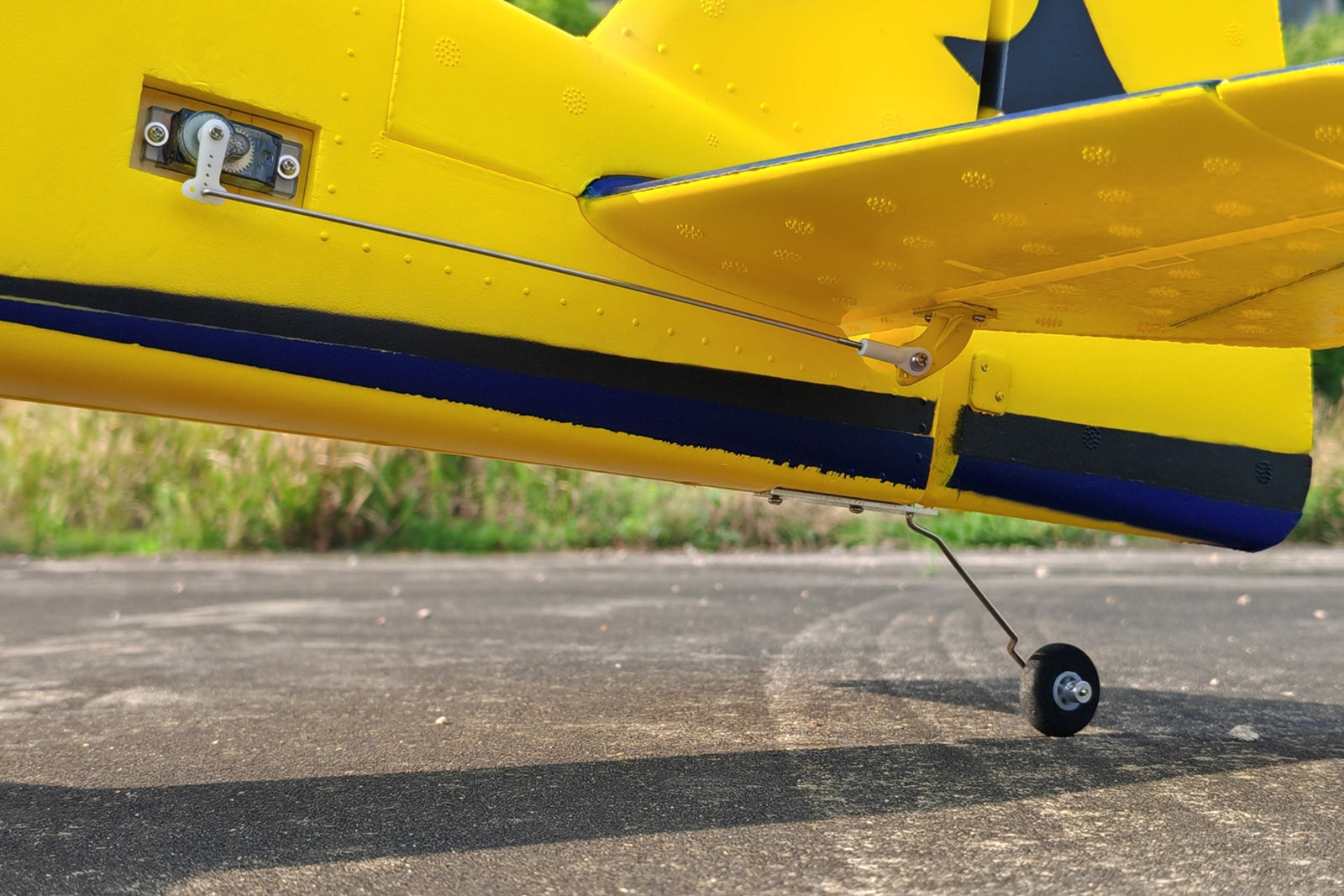 Dynam-Sukhoi-SU-26M-V2-Red-4S-RC-Remote-Control-3D-Foam-Aerobatic-Plane-1200mm-Wingspan-PNP-BNF-RTF-DY8948BL_19