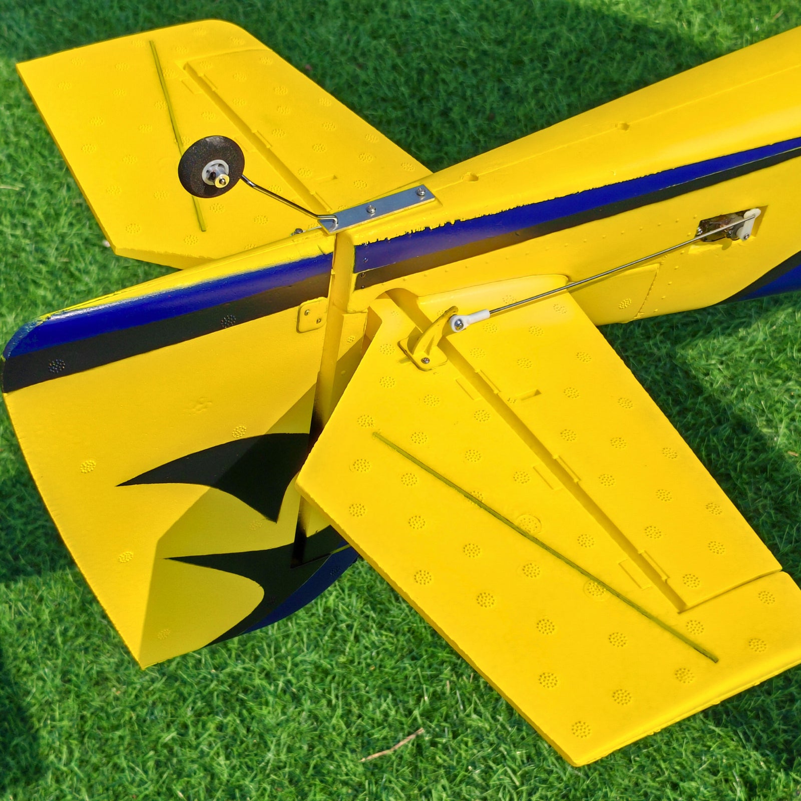 Dynam-Sukhoi-SU-26M-V2-Red-4S-RC-Remote-Control-3D-Foam-Aerobatic-Plane-1200mm-Wingspan-PNP-BNF-RTF-DY8948BL_24