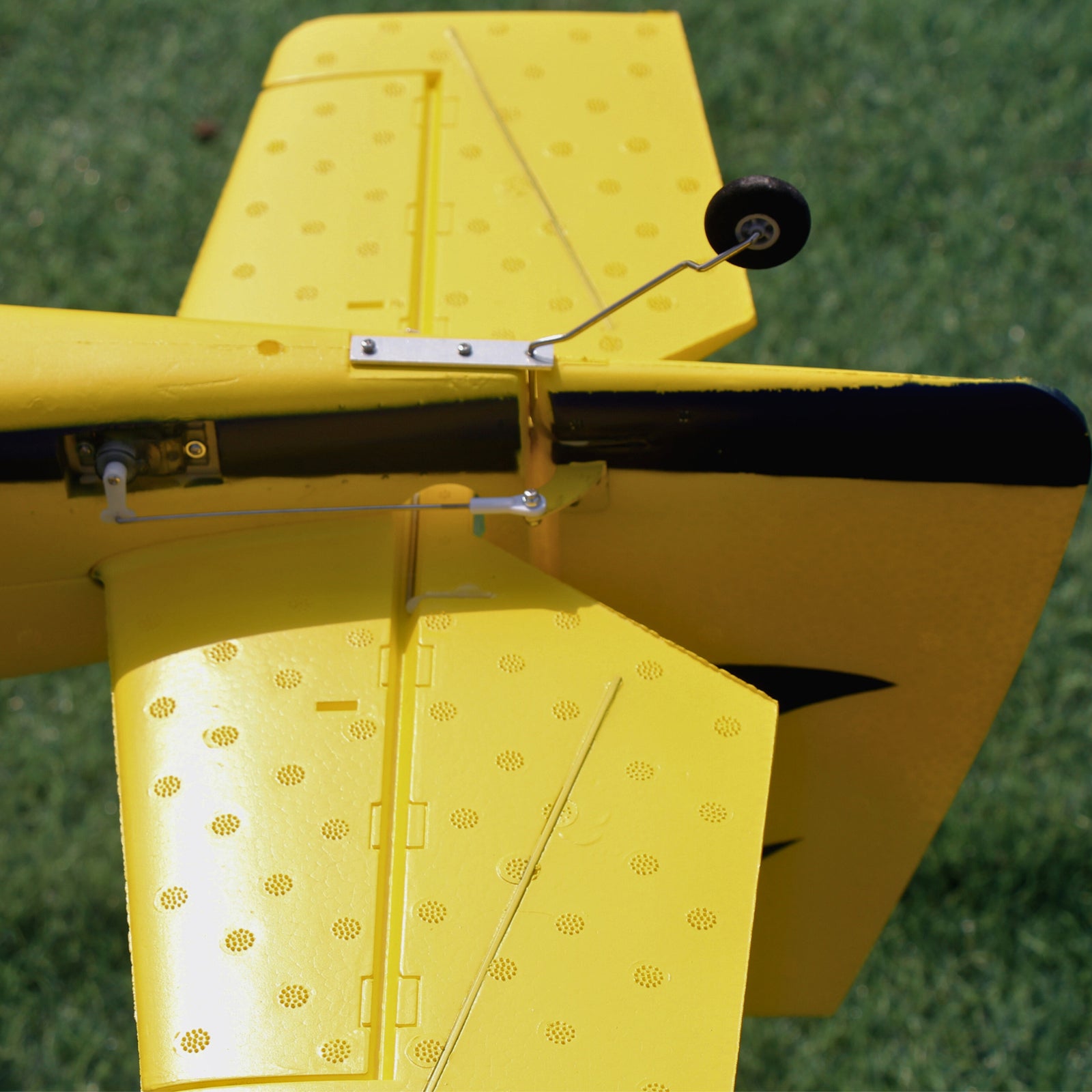 Dynam-Sukhoi-SU-26M-V2-Red-4S-RC-Remote-Control-3D-Foam-Aerobatic-Plane-1200mm-Wingspan-PNP-BNF-RTF-DY8948BL_25