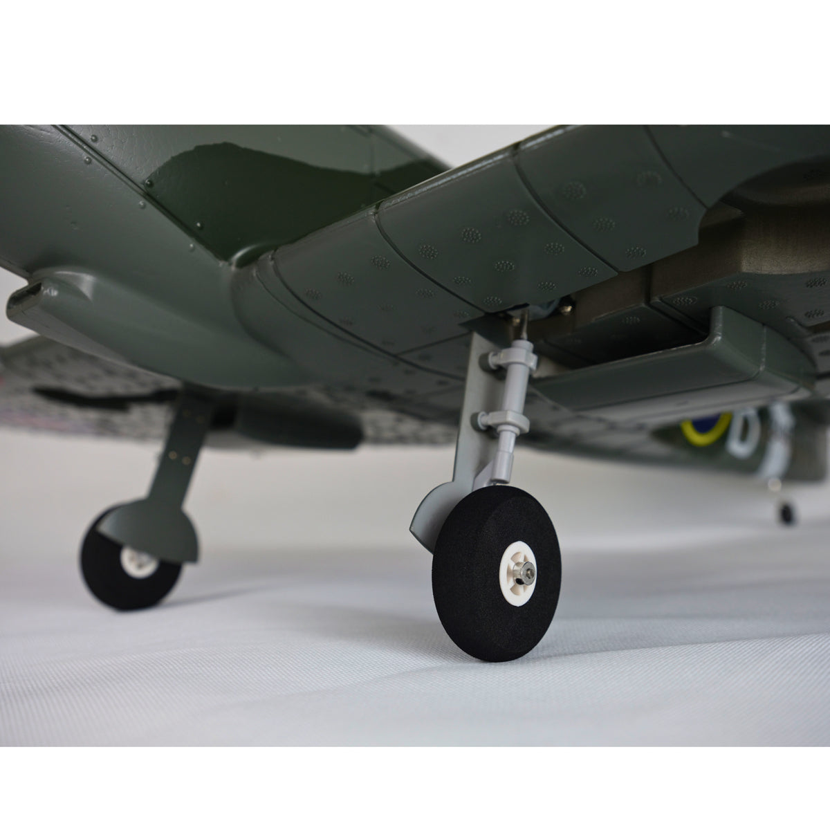 Dynam Supermarine Spitfire V3 RC Warbird 1.2m w/ Flaps