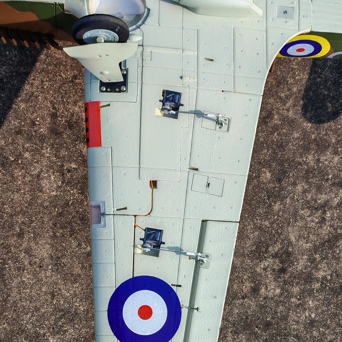 Dynam-Hawker-Hurricane-V3-4S-Remote-Controlled-RC-Warbird-Airplane-1250mm-Flaps-DY8966-PNP-iStone-BNF-SRTF_26