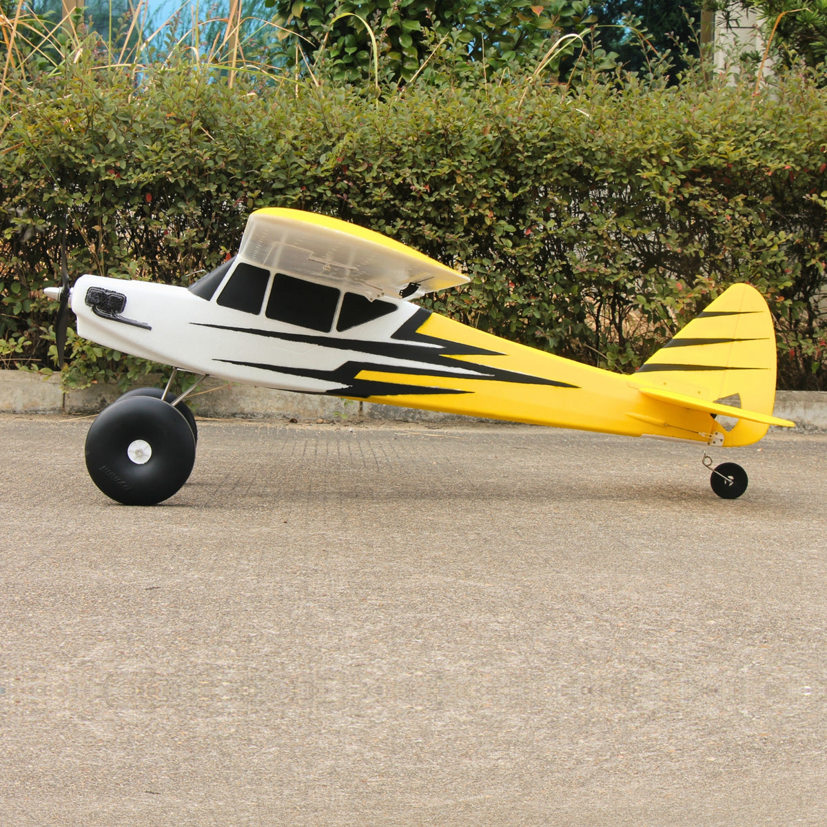 Dynam-Primo-Remote-Controlled-Beginner-Trainer-Yellow-STOL-Bigfoot-4S-1.5m-Flaps-DY8971YL-RTF_3