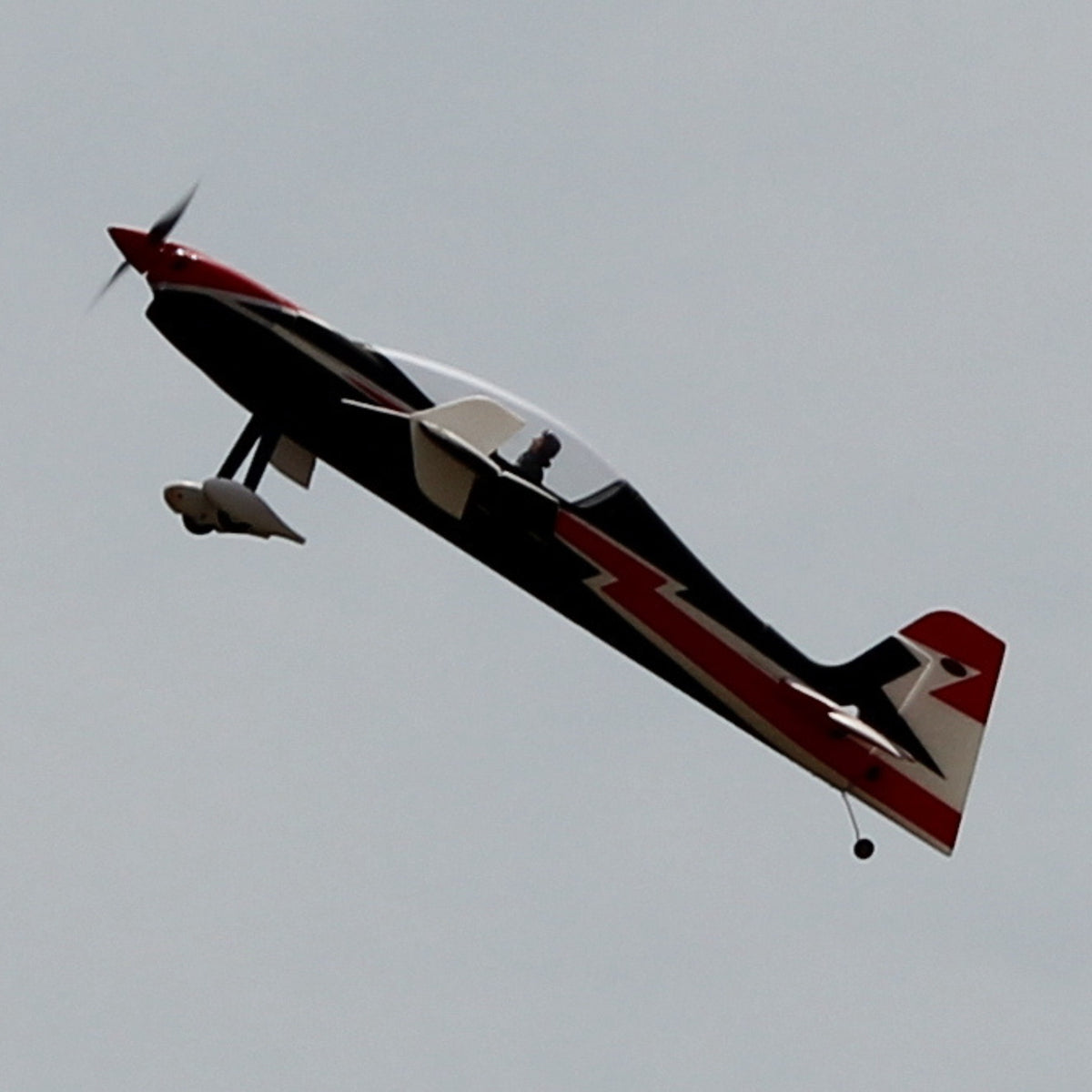 Dynam-Sbach-342-4S-Remote-Controlled-Aerobatic-3D-Sport-Plane-1.25m-Wingspan-RTF-DY8945_23