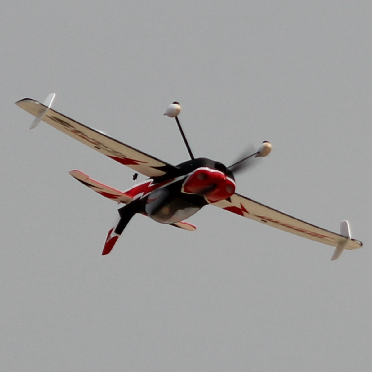 Dynam-Sbach-342-4S-Remote-Controlled-Aerobatic-3D-Sport-Plane-1.25m-Wingspan-RTF-DY8945_39