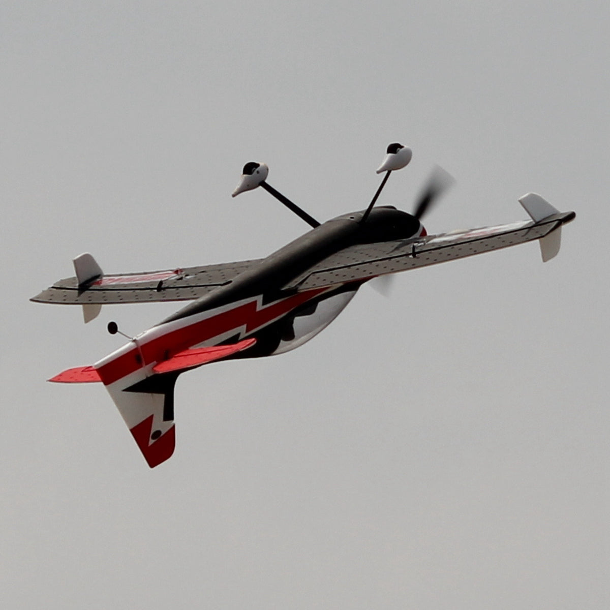 Dynam-Sbach-342-4S-Remote-Controlled-Aerobatic-3D-Sport-Plane-1.25m-Wingspan-RTF-DY8945_40