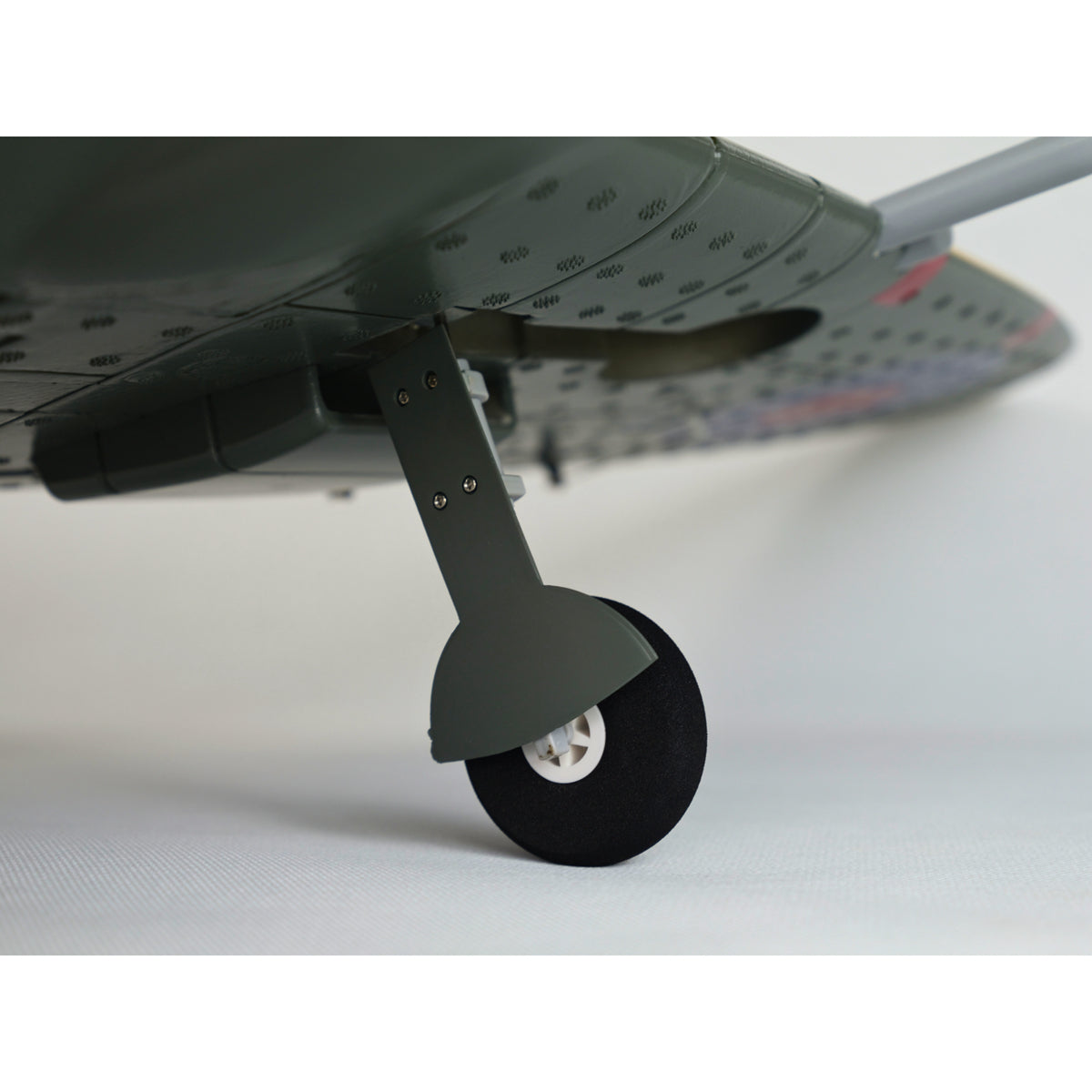 Dynam Supermarine Spitfire V3 RC Warbird 1.2m w/ Flaps