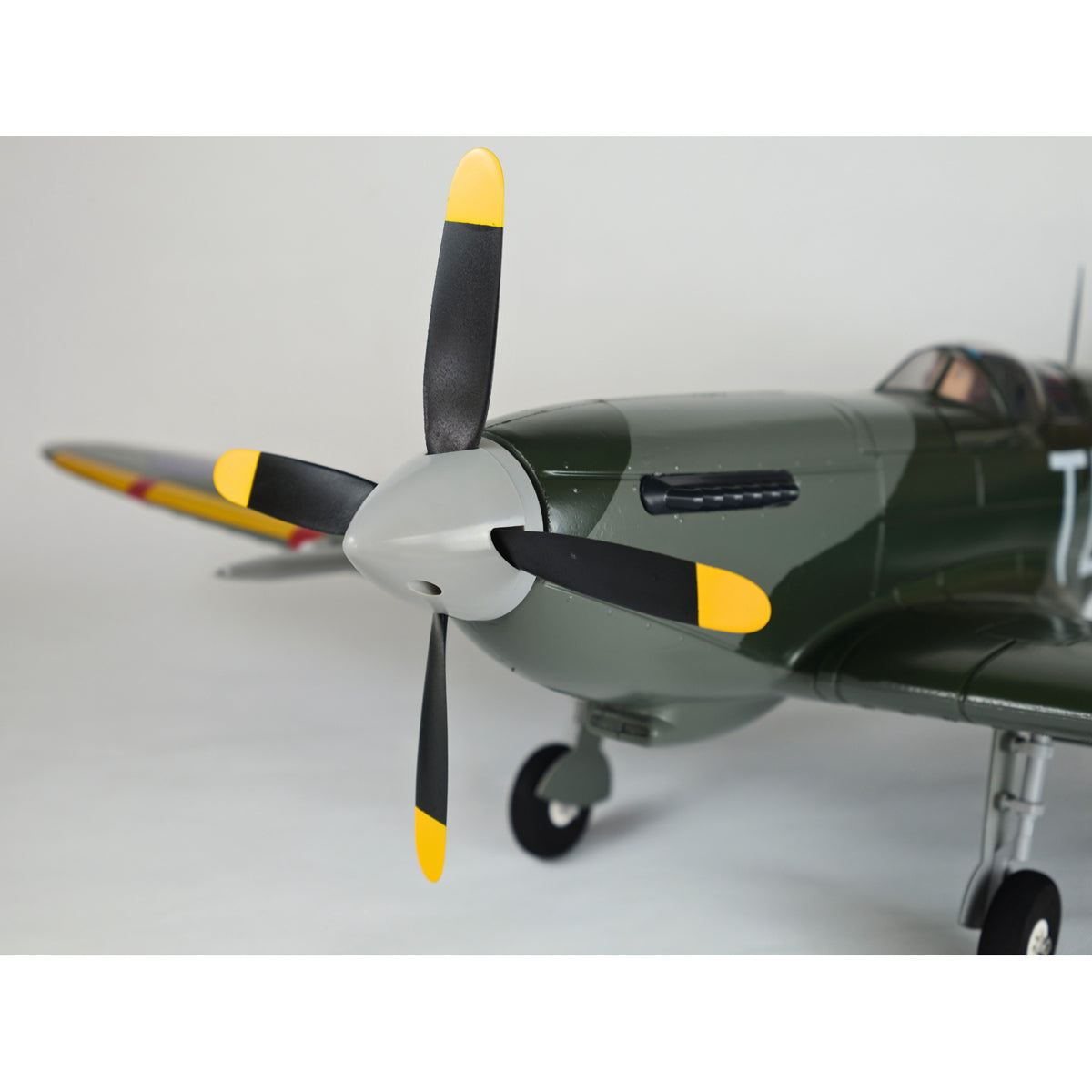 Dynam Supermarine Spitfire V3 RC Warbird 1.2m w/ Flaps